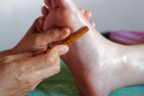 6 lợi ích khi bấm huyệt bàn chân và cách thực hiện