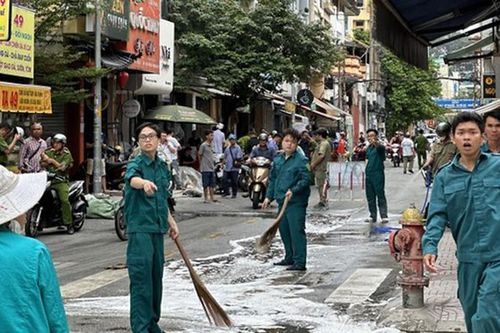 TPHCM: Ít nhất 6 người bị thương trong vụ người đàn ông nghi ngáo đá đâm người đi đường