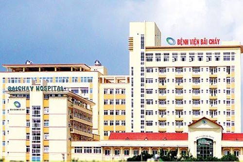 Nam điều dưỡng đổ xăng tự thiêu trước nhà người yêu