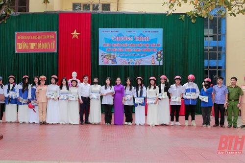 Tuyên truyền pháp luật về trật tự, an toàn giao thông cho hơn 1.500 học sinh
