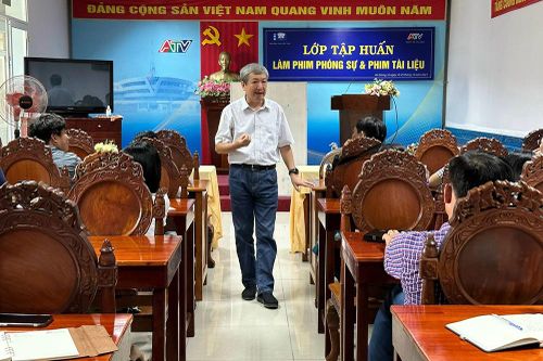 Tập huấn làm phim tài liệu và phóng sự truyền hình tại An Giang