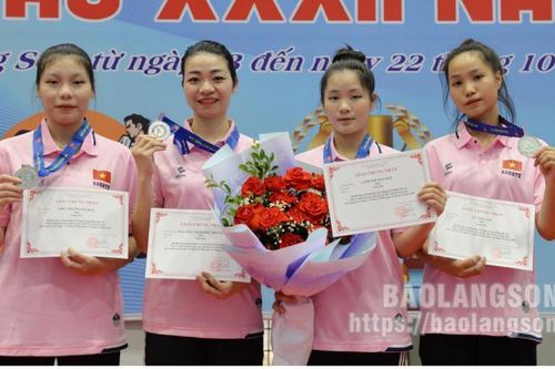 Đội tuyển Karate Lạng Sơn giành huy chương bạc trong nội dung Kata đồng đội nữ tại ngày thi đấu đầu tiên giải vô địch Karate quốc gia năm 2023