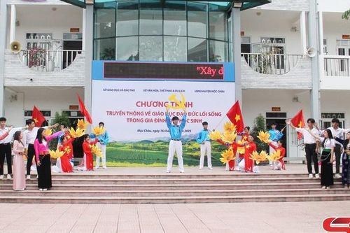 Truyền thông về giáo dục đạo đức lối sống trong gia đình cho học sinh