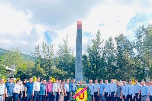Đảng ủy Công ty Nhôm Đắk Nông tổ chức về nguồn tại Côn Đảo