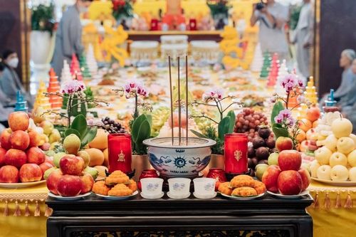 Cúng cô hồn có phải tuyên truyền mê tín dị đoan?