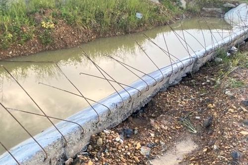 Đê bao ngăn lũ hơn 200 tỷ đồng chưa hoàn thành đã xuống cấp