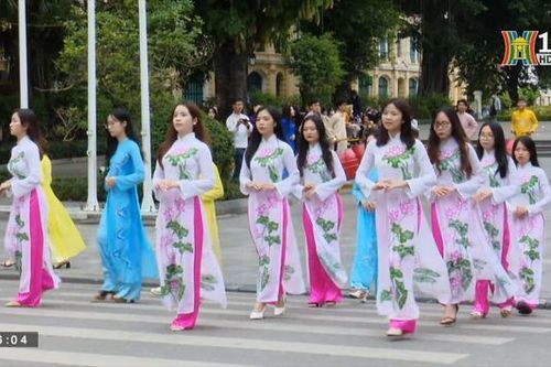 Duyên dáng tuần lễ 'Áo dài cộng đồng' năm 2023