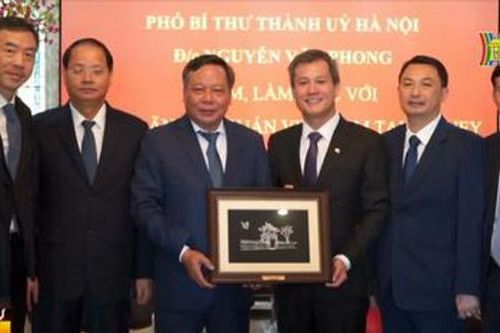 Hà Nội mong muốn hợp tác với các TP của Australia