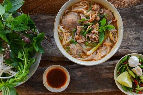 Tại sao khi ốm không nên ăn bún?
