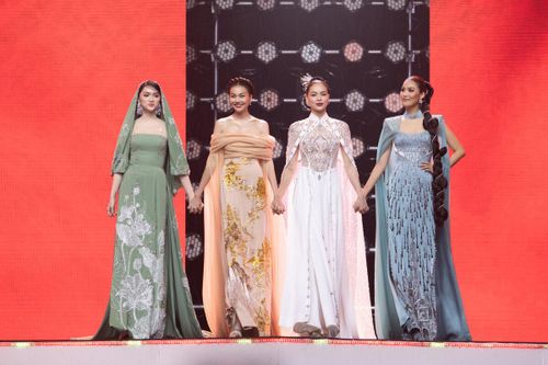 Hồ Ngọc Hà, Thanh Hằng diện áo dài danh lam thắng cảnh của NTK Linh San