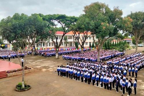 Nhiều học sinh có dấu hiệu ngộ độc sau khi uống trà sữa