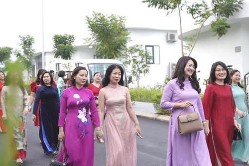 Phụ nữ Thủ đô lan tỏa tuần lễ 'Áo dài cộng đồng'