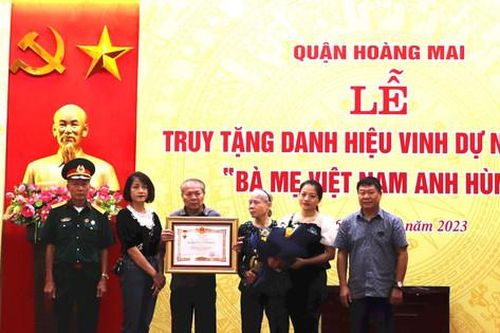 Truy tặng danh hiệu 'Bà mẹ Việt Nam Anh hùng' cho mẹ Bùi Thị Xuýt