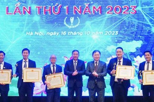 Trao giải Hội thi Sáng tạo kỹ thuật TP Hà Nội lần thứ I