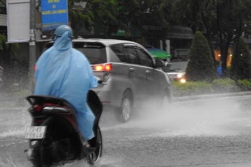 Đà Nẵng tiếp tục cho học sinh nghỉ học do mưa lớn