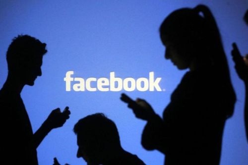 Facebook có thực sự 'nghe lén' cuộc trò chuyện của người dùng?