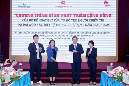 Tiếp nhận 3 tỷ đồng hỗ trợ người khiếm thị Việt Nam