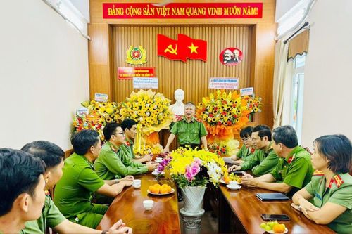 Lãnh đạo Công an tỉnh Quảng Nam thăm, chúc mừng nhân kỷ niệm 75 năm ngày truyền thống ngành kiểm tra Đảng