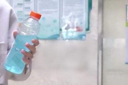Uống bừa nước trên ô tô, máu người đàn ông hóa thạch gây sốc