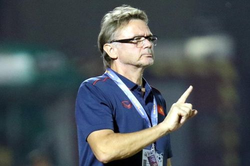 HLV Philippe Troussier được AFC vinh danh
