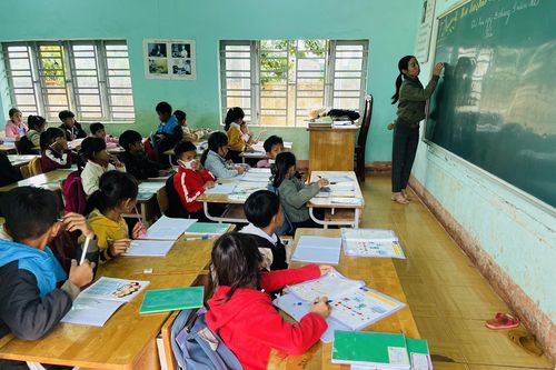 Vụ công khai báo cáo tổng kết năm học, trưởng phòng giáo dục giải trình gì?