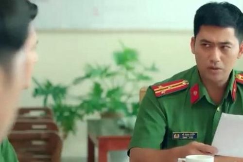 Biệt dược đen tập 20: Tuyển nghi ngờ Kiên biết điều gì đó, Tuấn thông báo ở bậc cầu thang nhà ông Hoàng có vết máu...