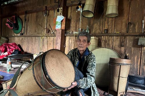 Giữ lửa nghề truyền thống nơi đại ngàn