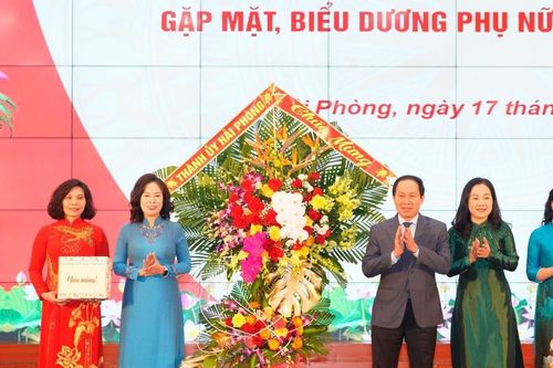 Hải Phòng: Tạo điều kiện để phụ nữ phát huy năng lực