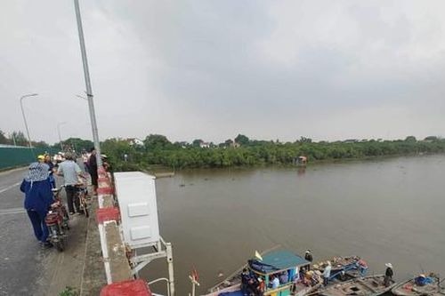 Tìm thấy thi thể nam thanh niên nhảy cầu sau khi cãi nhau với bạn gái