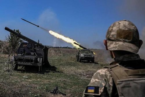Sân bay Nga kiểm soát bị tấn công, Mỹ nói đủ tài chính hỗ trợ Ukraine-Israel