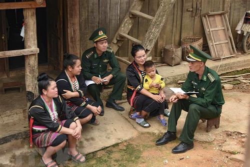 Bộ đội Biên phòng chung tay giúp người dân biên giới giảm nghèo