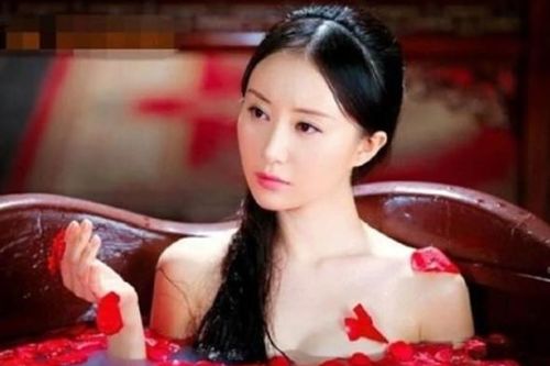 Cách tắm của phi tần nhà Thanh khiến người nghe 'rùng mình': Hầu hạ khổ sở như cực hình