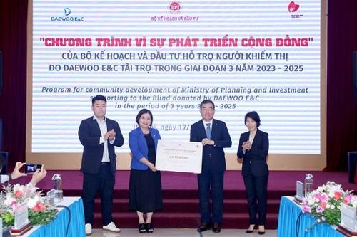 Tập đoàn Deawoo E&C trao tặng 3 tỷ đồng cho Quỹ Hỗ trợ người khiếm thị