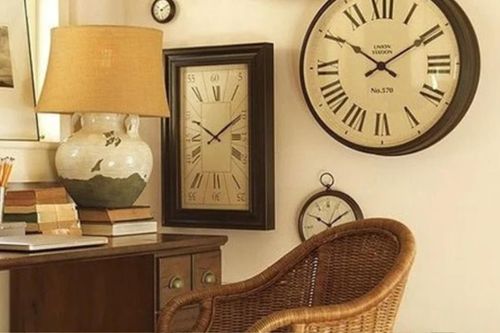 Treo đồng hồ chỗ này trong nhà không tán gia bại sản cũng bệnh tật liểng xiểng