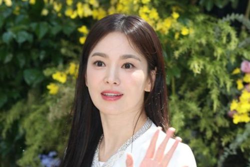 Song Hye Kyo lộ bằng chứng nhớ thương người yêu, lại còn ám chỉ luôn 'nửa kia'?