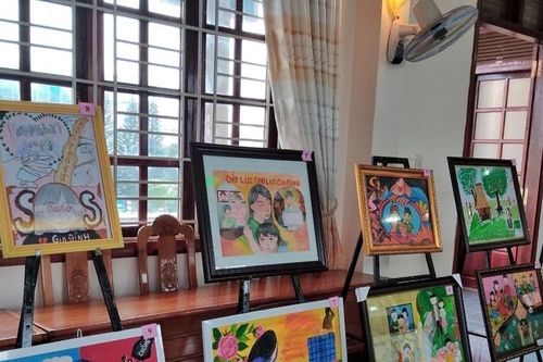 Gia Lai: 56 tác phẩm tranh dự thi 'Sắc màu bình yên' vào vòng chung khảo cấp tỉnh