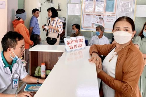 Ngành Y tế Gia Lai áp dụng phương thức thanh toán không dùng tiền mặt