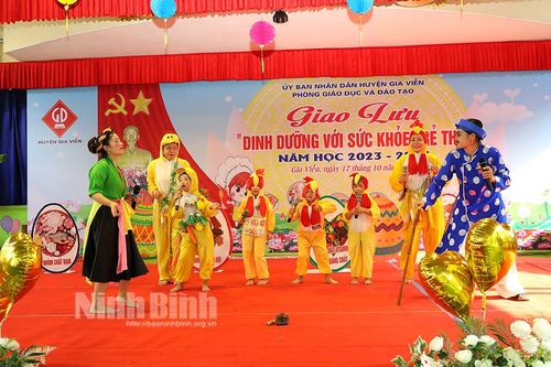 Gia Viễn: Giao lưu 'Dinh dưỡng với sức khỏe trẻ thơ'
