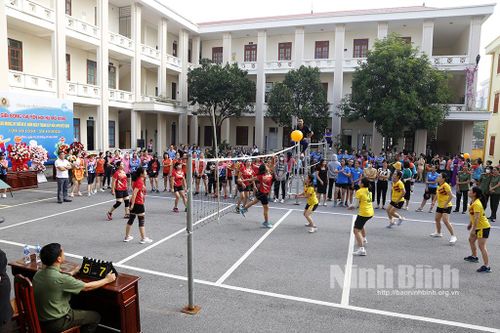 Giải bóng chuyền hơi nữ Công an tỉnh Ninh Bình mở rộng năm 2023