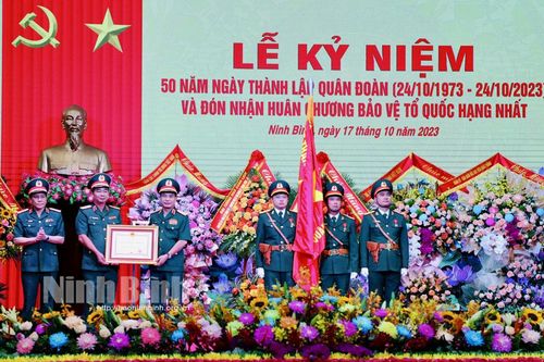 Quân đoàn 1 đón nhận Huân chương Bảo vệ Tổ quốc hạng Nhất