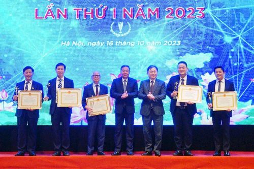 Trao giải Hội thi Sáng tạo kỹ thuật TP Hà Nội lần thứ I