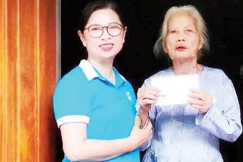 Cùng vượt nghèo với chị Lan