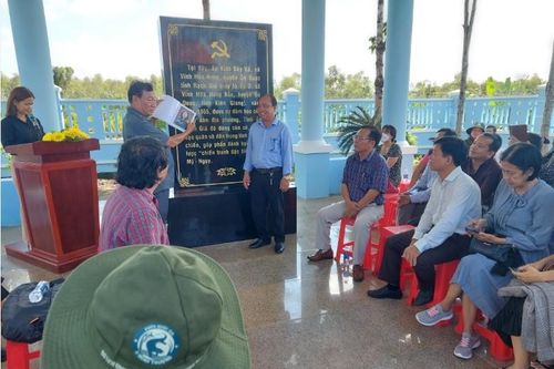Kiên Giang: Văn nghệ sĩ tỉnh phát huy tốt vai trò 'Nghệ thuật - vũ khí, nghệ sĩ - chiến sĩ'