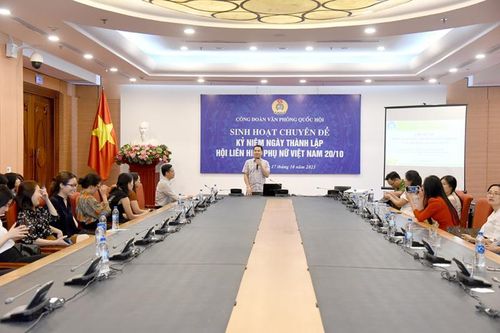 Công đoàn Văn phòng Quốc hội sinh hoạt chuyên đề kỷ niệm 93 năm Ngày Phụ nữ Việt Nam
