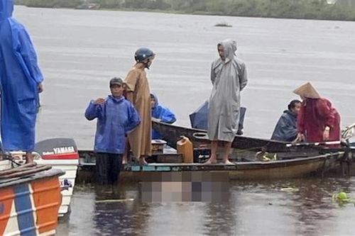 Tìm thấy thi thể người đàn ông mất tích khi đi vớt lồng bắt cá với vợ
