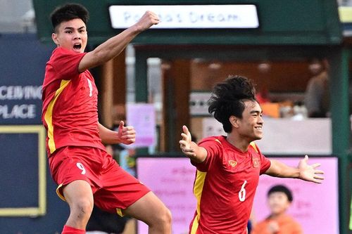 HLV Hoàng Anh Tuấn: U18 Việt Nam tiến bộ, tự tin trước các đội bóng lớn