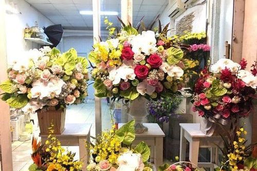 Sôi động thị trường hoa, quà tặng dịp 20-10