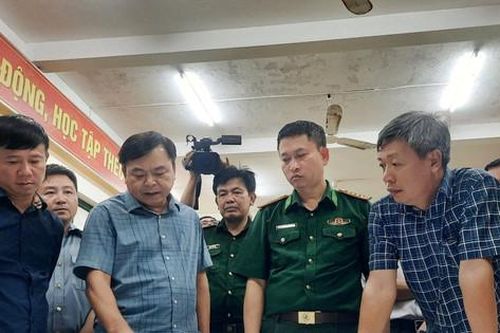 Thủ tướng chỉ đạo tập trung tìm kiếm 13 ngư dân mất tích trên biển