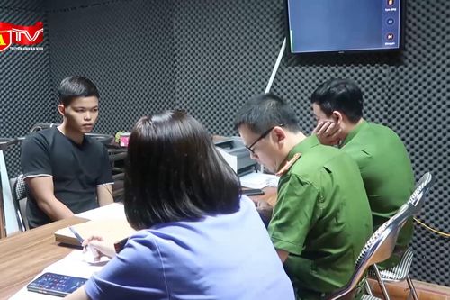 Tống tiền bạn gái cũ bằng clip nhạy cảm
