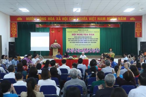 Giáo dục văn hóa trong gia đình: Áp lực từ đời sống đô thị
